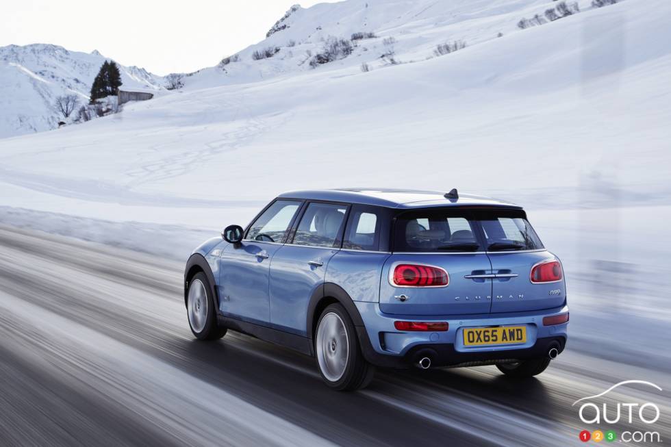 2016 MINI Clubman ALL4 driving