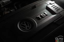 2016 Volkswagen Golf Sportwagen engine