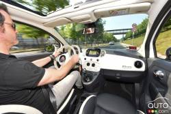Habitacle du conducteur de la Fiat 500 2016
