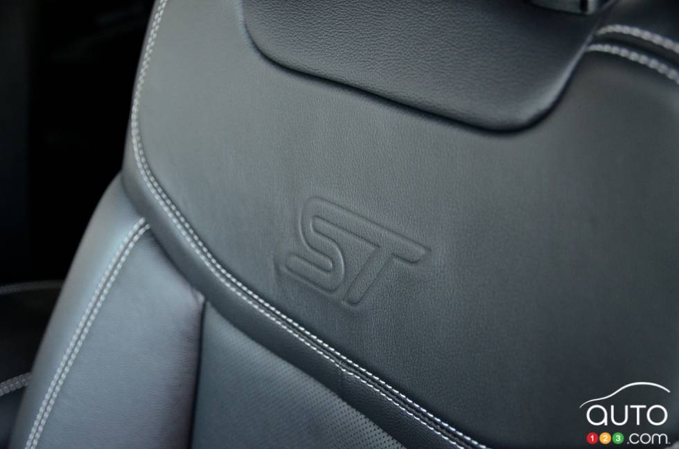 We drive the 2020 Ford Explorer ST