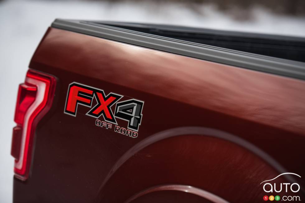 Écusson de la version du Ford F-150 Lariat FX4 4x4 2016