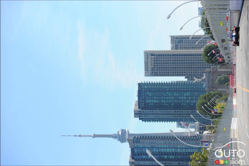 Takuma Sato, A.J. Foyt Enterprises during qualifying