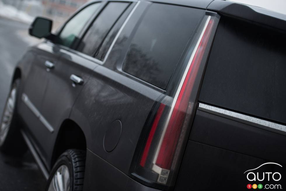 Feux arrière du Cadillac Escalade 2016