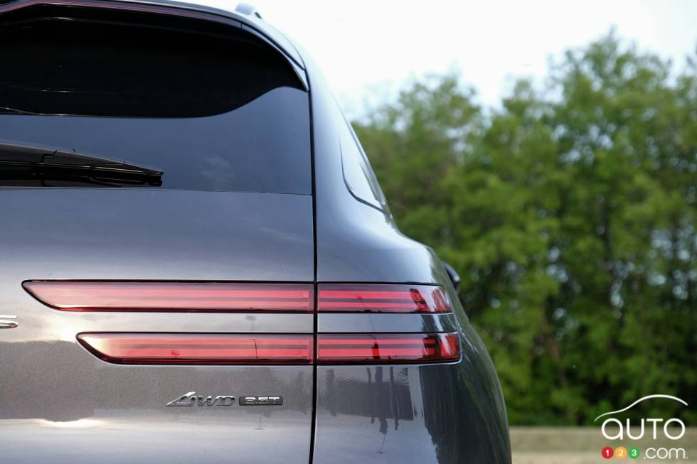 We drive the 2022 Genesis GV70