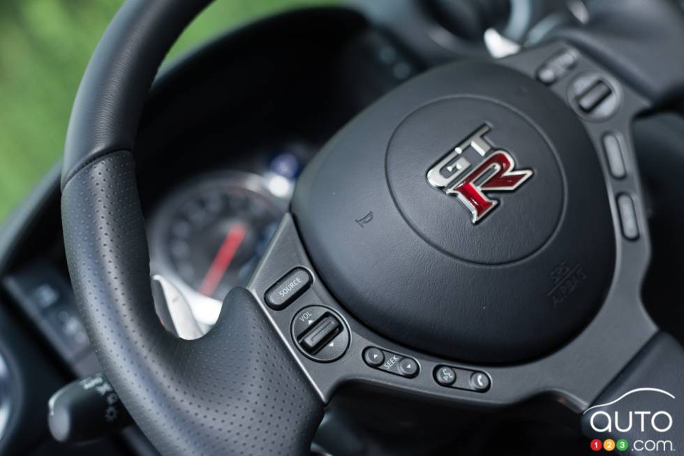 Steering wheel details