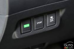 2017 Nissan Sentra SR Turbo driving mode controls