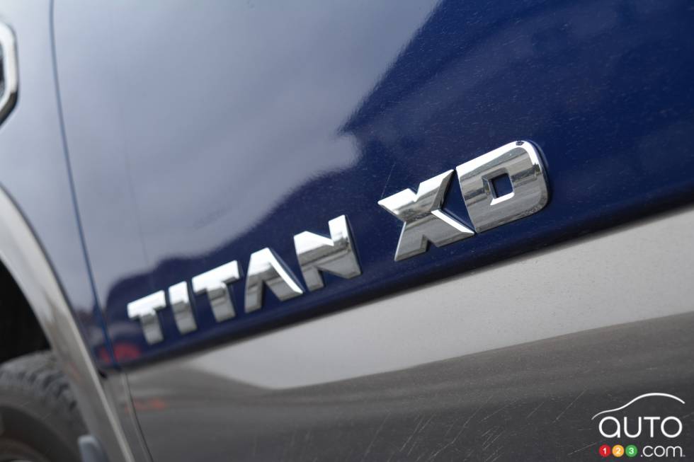 Écusson du modèle du Nissan Titan XD 2016
