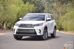 Vue 3/4 avant du Toyota Highlander Hybride 2017