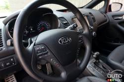 2016 Kia Forte 5 SX steering wheel
