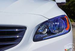 2016 Volvo V60 T5 headlight