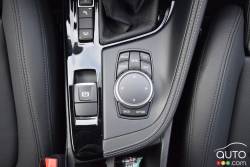 Système de contrôle de l'info divertissement de la BMW X1 2016
