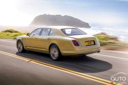 Vue 3/4 arrière de la Bentley Mulsanne Speed 2016