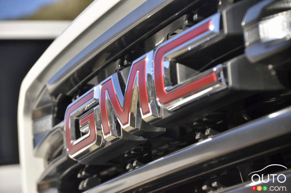 2019 GMC Sierra AT4 pictures | Auto123