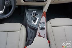 2016 BMW 328i Xdrive Touring infotainement controls