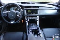We drive the 2019 Jaguar XF