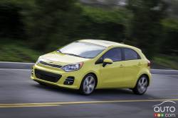 2016 Kia Rio 5 SX front 3/4 view
