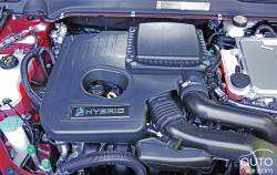 Détail du moteur de la Ford Fusion Hybride 2017