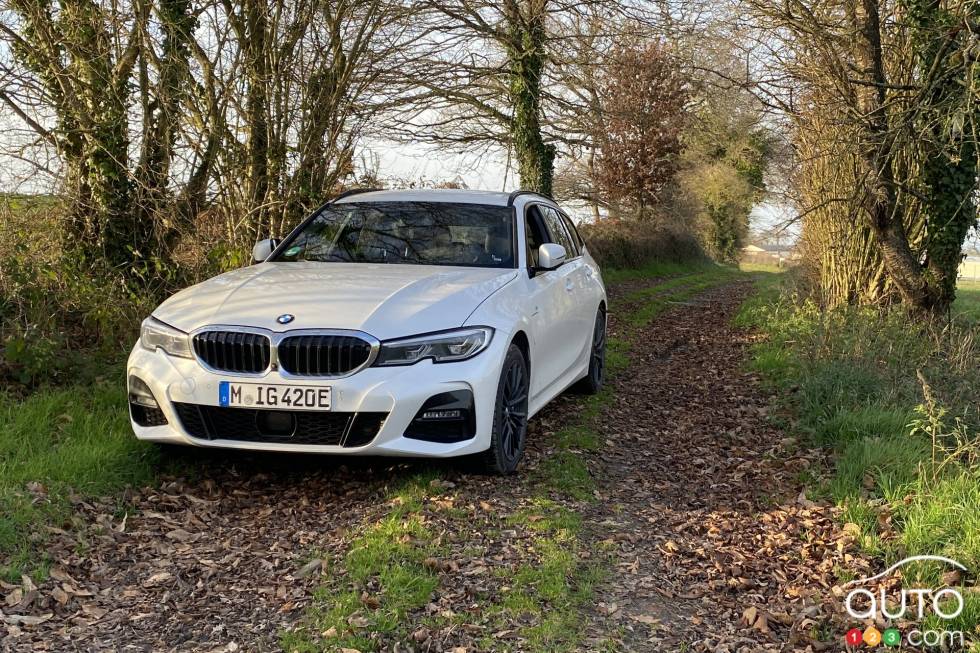 We drive the 2022 BMW 330e Touring