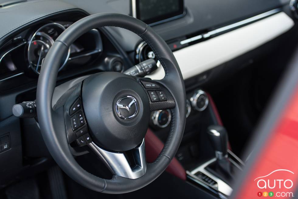 2016 Mazda CX-3 GT steering wheel