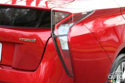 2016 Toyota Prius tail light