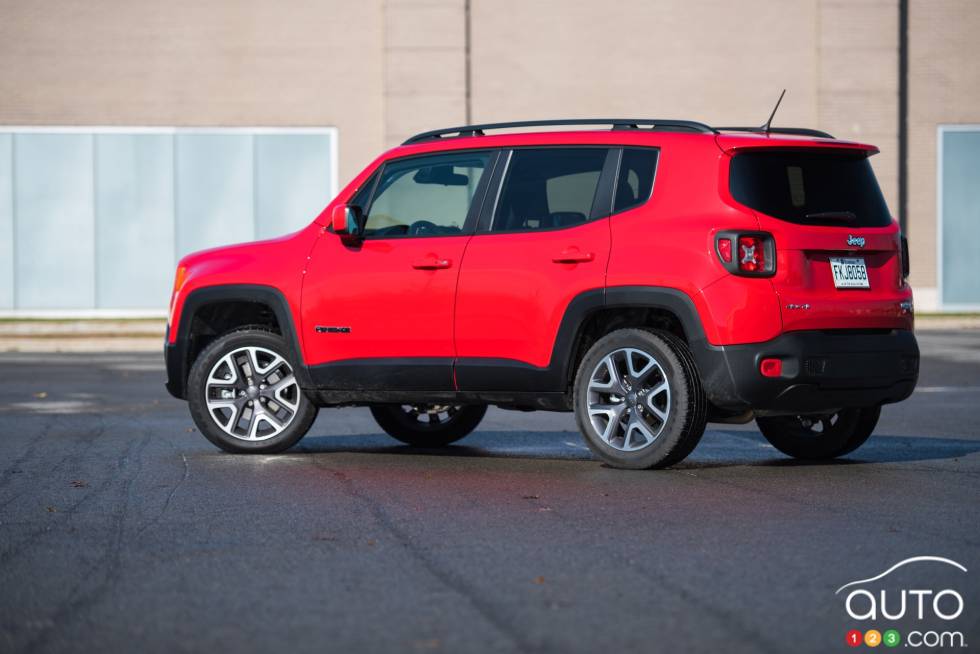 Vue 3/4 arrière du Jeep Renegade 2016