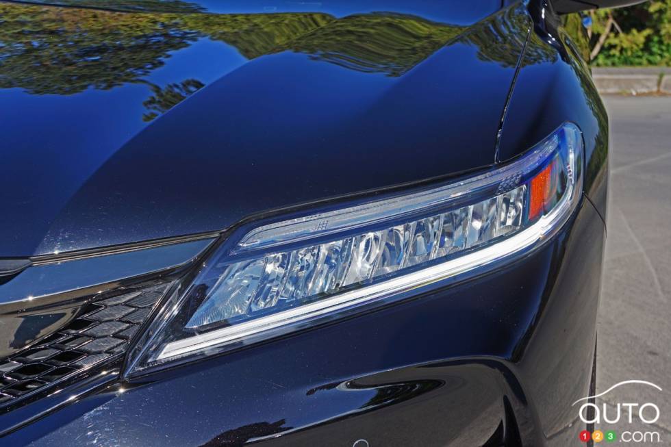2016 Honda Accord Touring V6 headlight