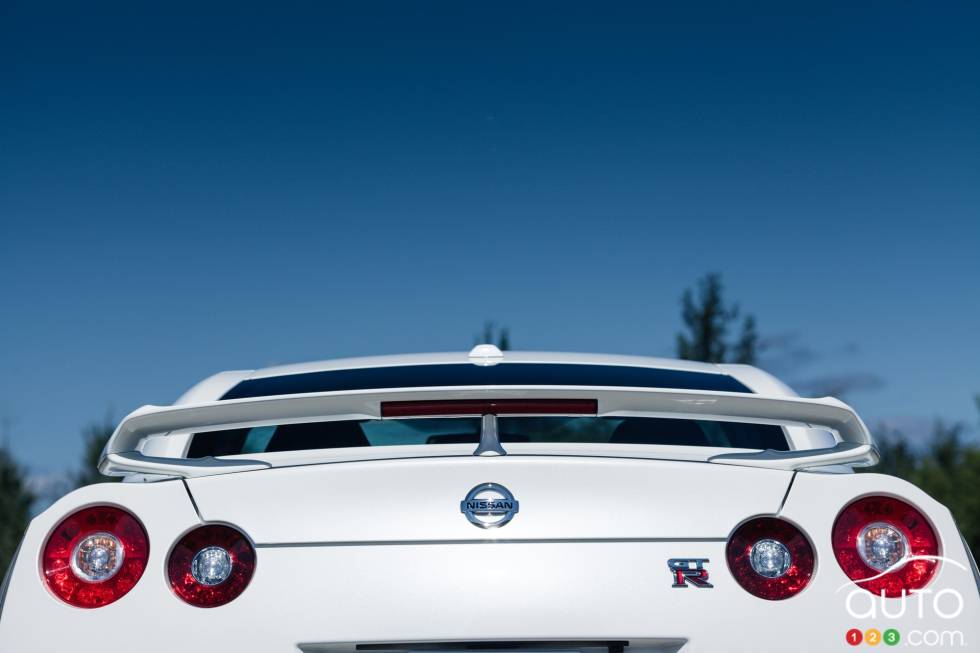 Feux et aileron arrière