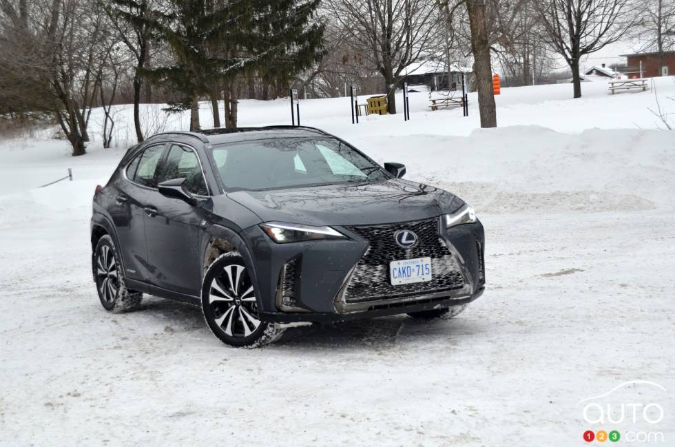 We drive the 2022 Lexus UX 250h