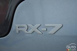 Écusson du modèle de la Mazda RX-7 Spirit R 2002
