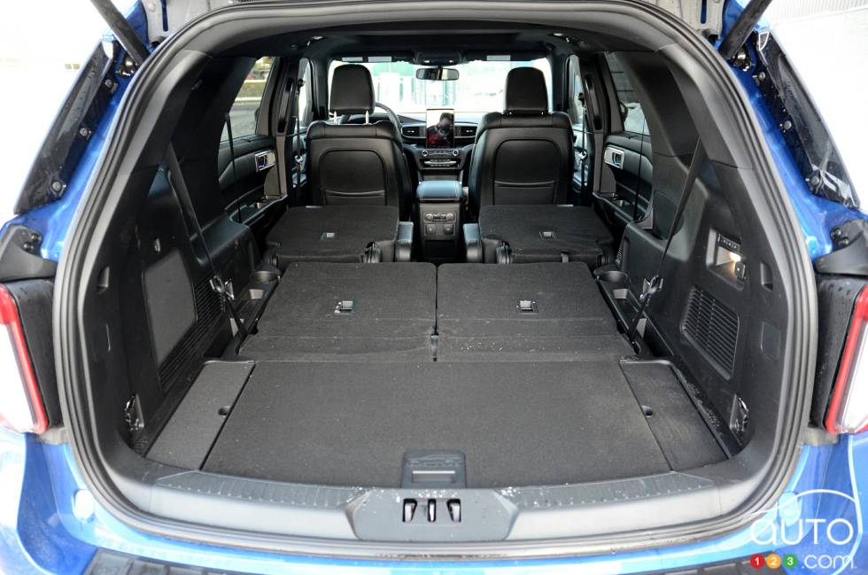 We drive the 2020 Ford Explorer ST