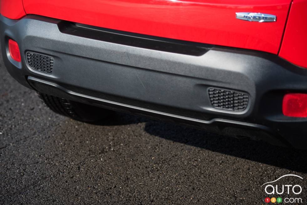 2016 Jeep Renegade rear valance