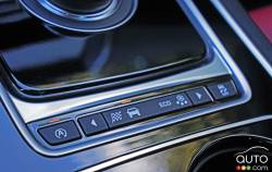2017 Jaguar XE 35t AWD R-Sport driving mode controls