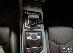 Console centrale de l'Audi R8 2016