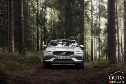The new 2019 Volvo V60 Cross Country