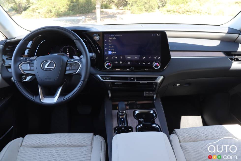 We drive the 2023 Lexus RX
