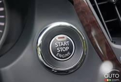 Bouton de démarrage et arrêt du moteur Infiniti Q50s Red Sport 2016