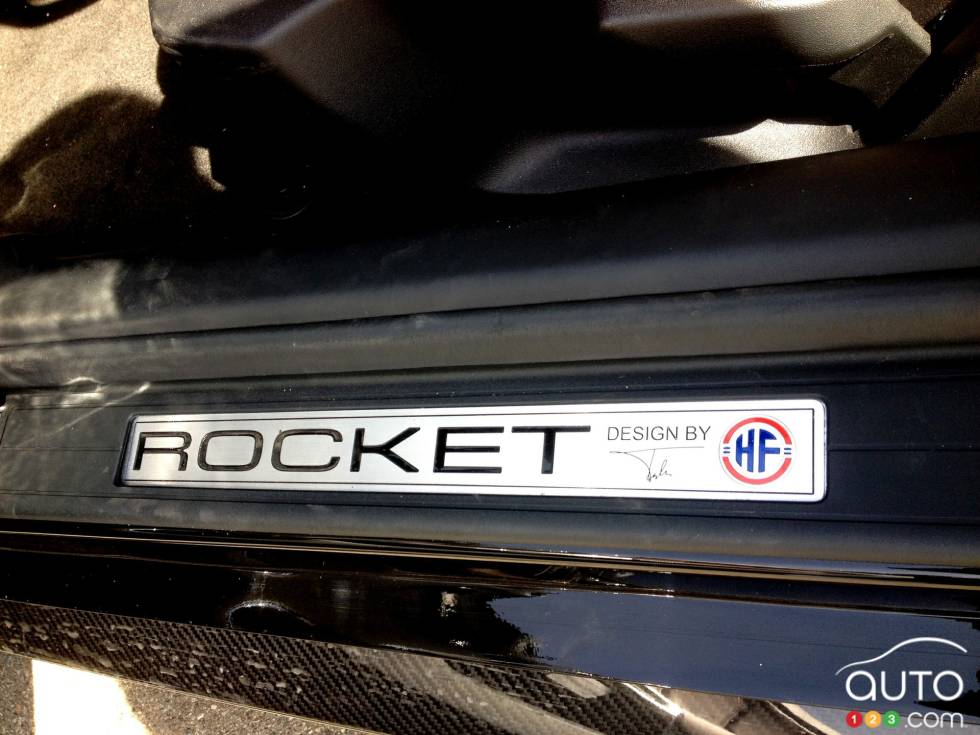 Garnissage des seuils de la Mustang Rocket 2015 de Galpin-Fisker