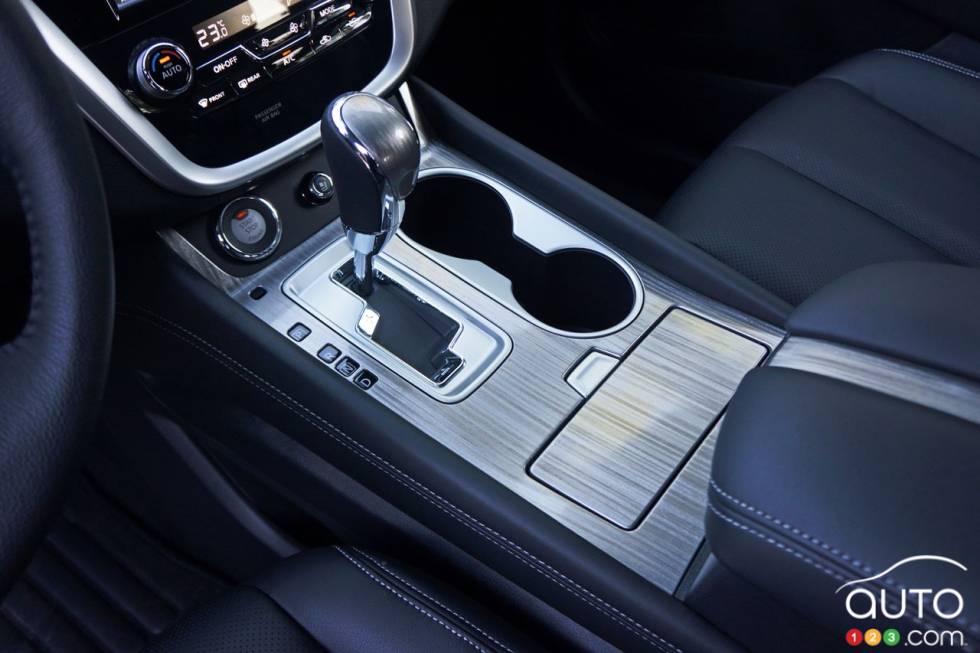 2016 Nissan Murano Platinum shift knob