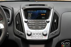 2016 Chevrolet Equinox LTZ infotainement display