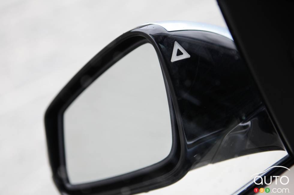 Blind spor monitoring warning icon