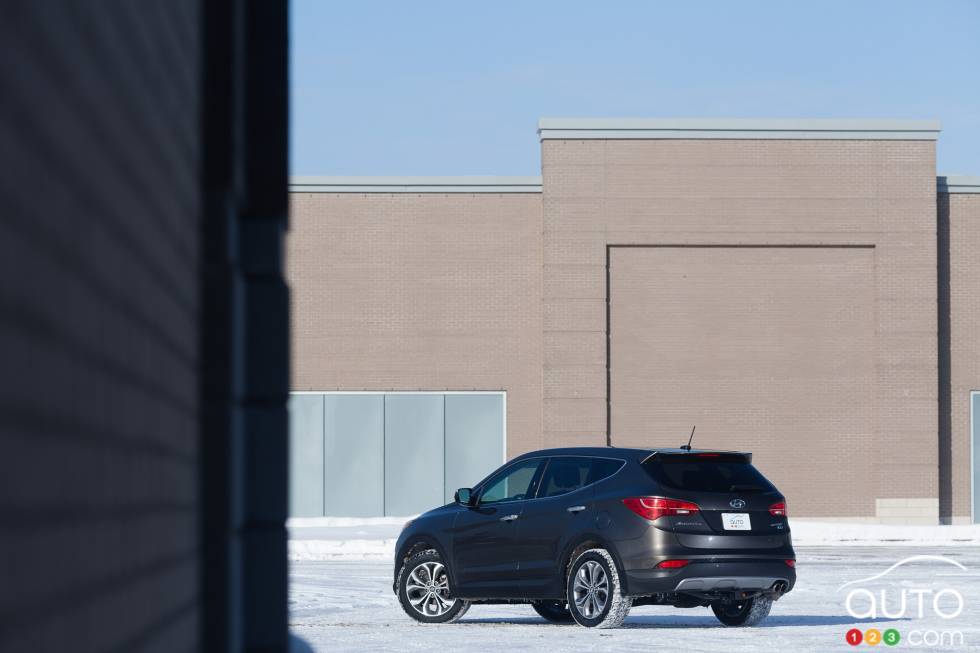 Vue 3/4 arrière gauche éloignée