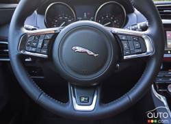 2017 Jaguar XE 35t AWD R-Sport steering wheel