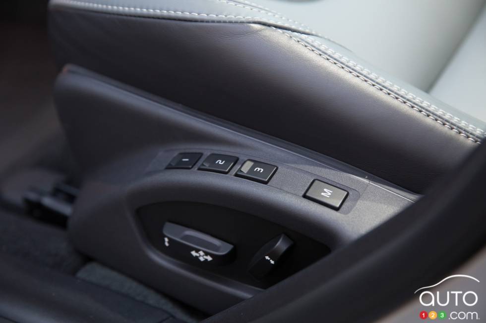 seat adjustment knobs