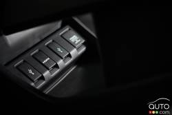 2016 Honda HR-V EX-L Navi USB connection