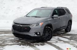 2020 Chevrolet Traverse RS, three-quarters front view