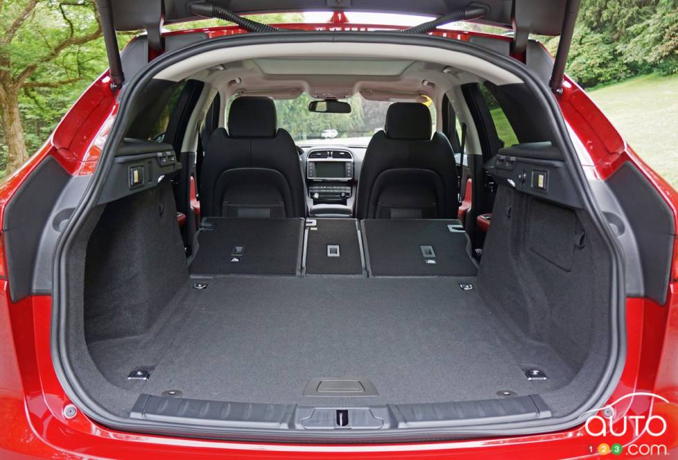 2017 Jaguar F Pace R Sport trunk