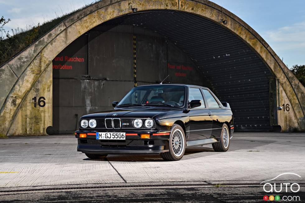 BMW E30 M3 Evolution front 3/4 view