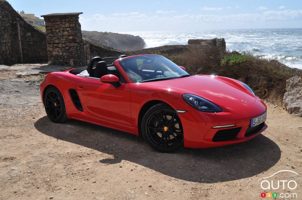 2017 Porsche 718 Boxster S front 3/4 view