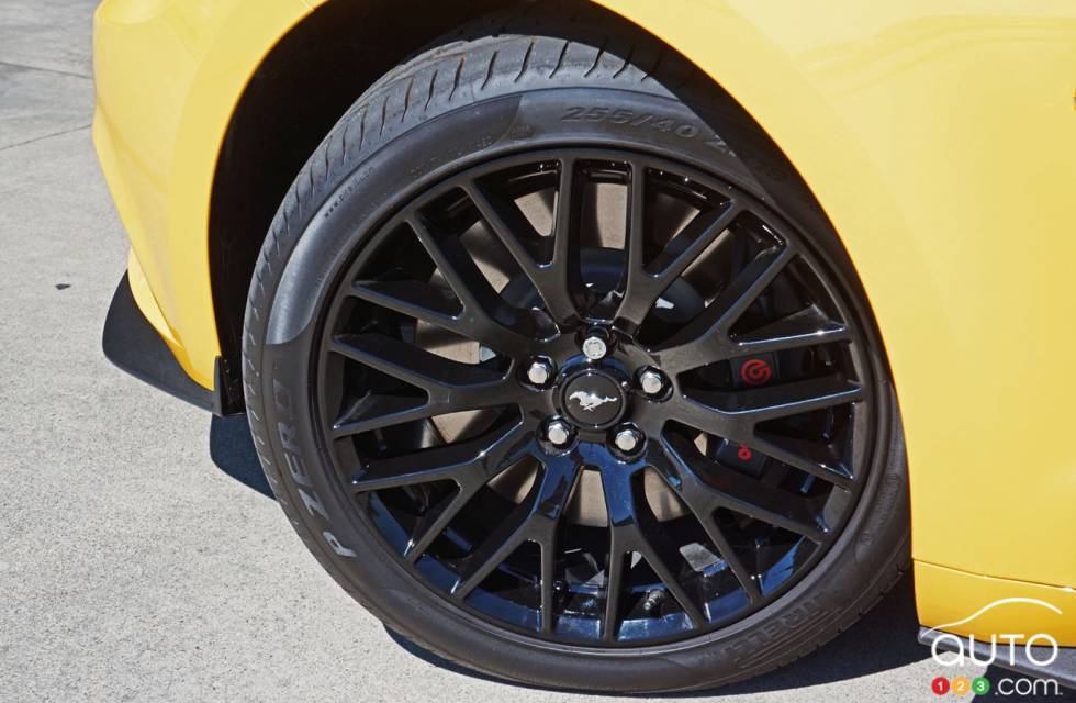 Roue de la Ford Mustang GT 2016