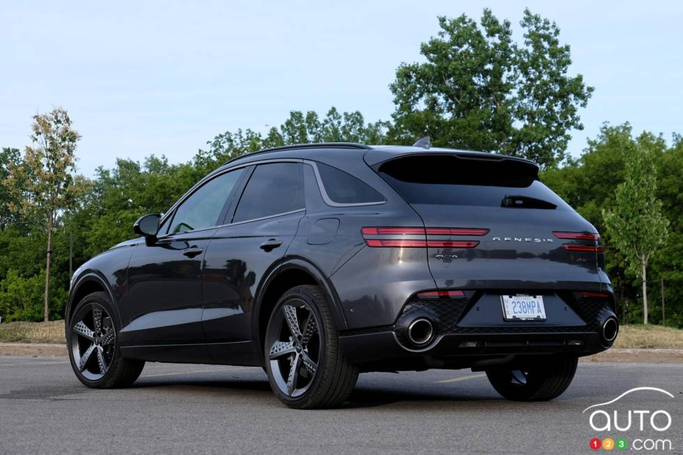 We drive the 2022 Genesis GV70